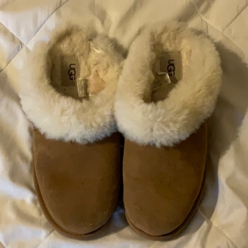 Ugg  cluggette slippers size 8 chestnut
